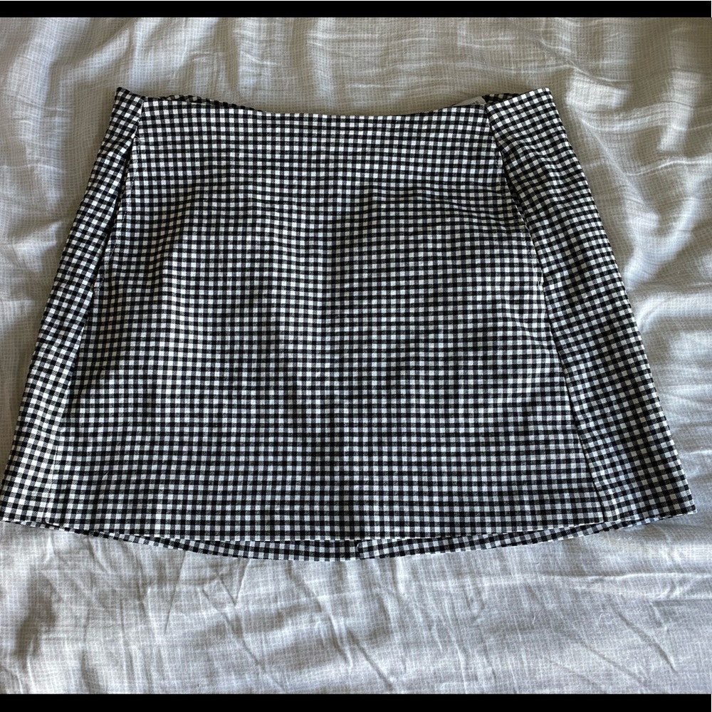 Black and white plaid skirt